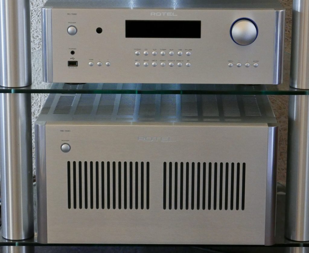 power ampli Rotel RB-1590 mat truoc