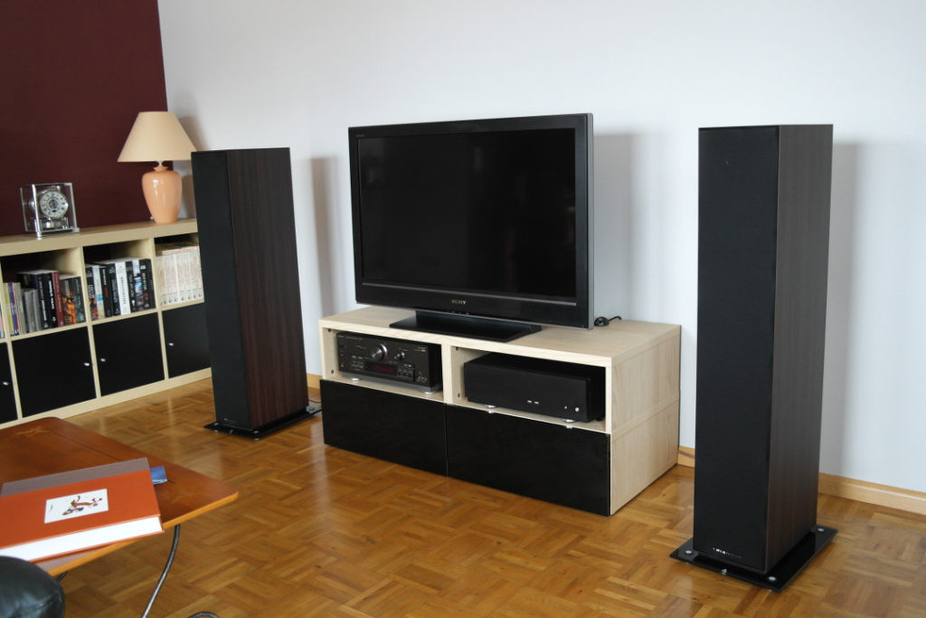 Loa Triangle Antal 902 chuan