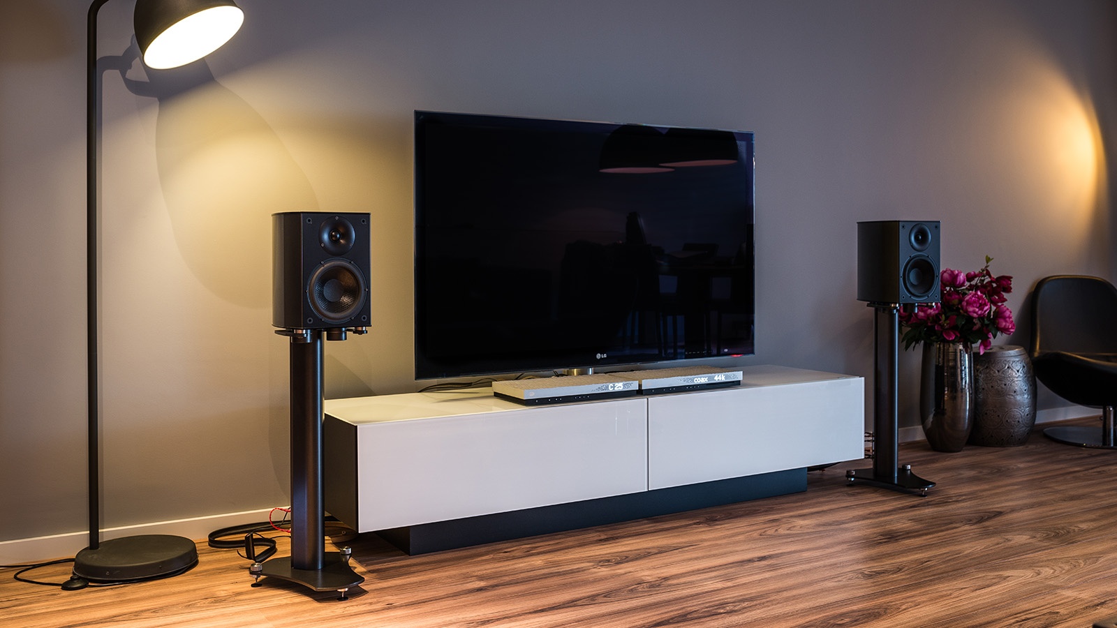 loa wilson benesch vertex black