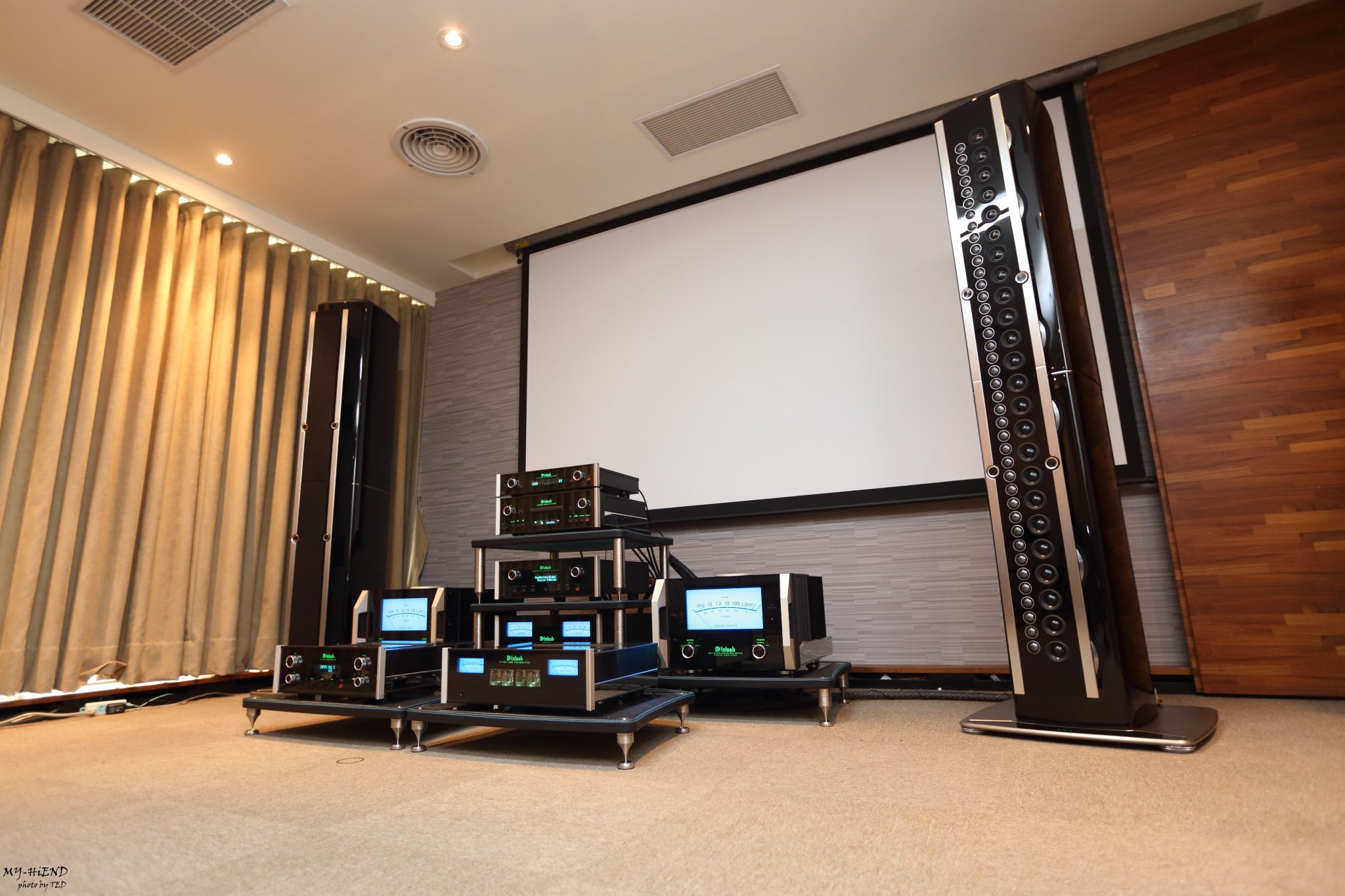 Loa McIntosh XRT1 1K tot