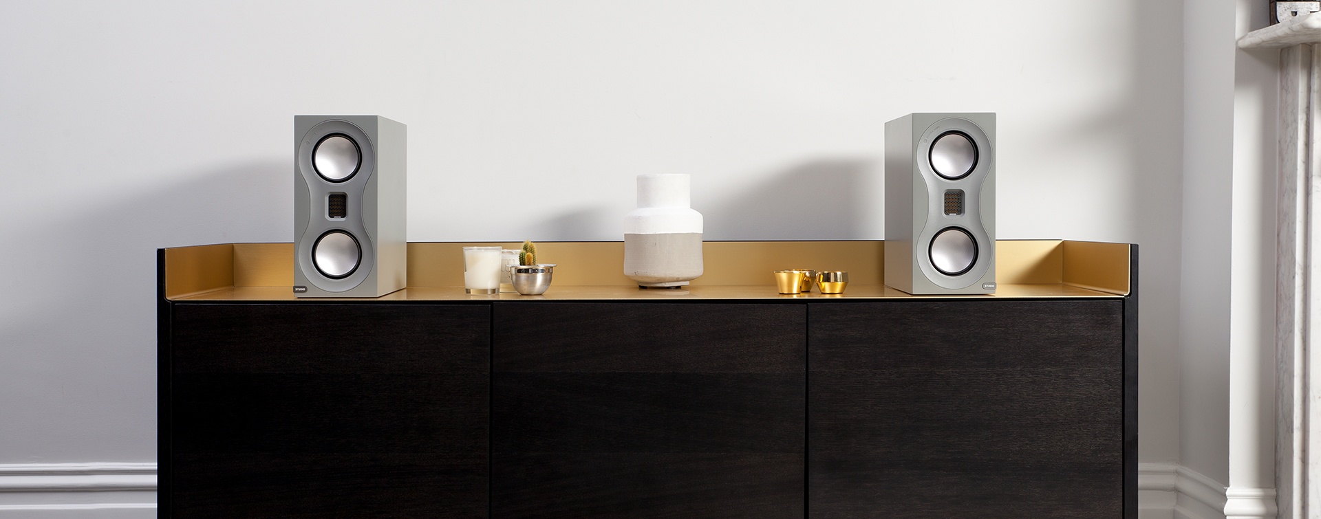 loa Monitor Audio Studio hay